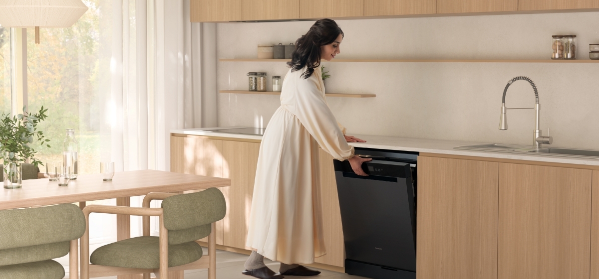 Máy rửa bát độc lập 15 bộ Panasonic NP-FMK16XEVN 1